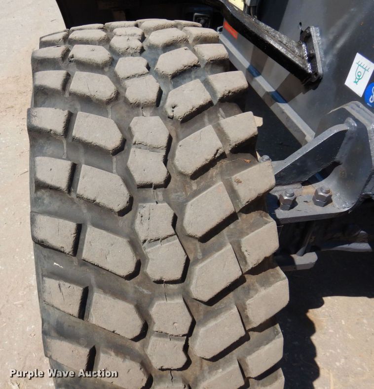 image for item MF9775 2018 Case 221F  wheel loader