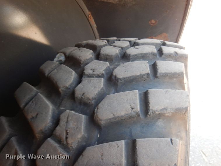 image for item MF9775 2018 Case 221F  wheel loader