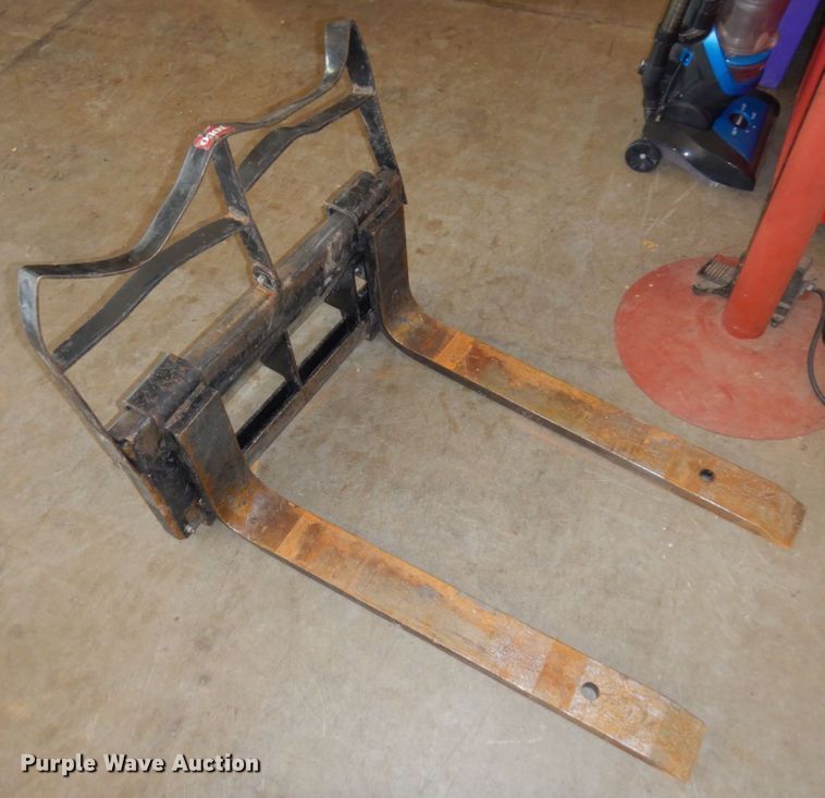 image for item MF9776 2016 Toro Dingo TX1000  compact utility loader