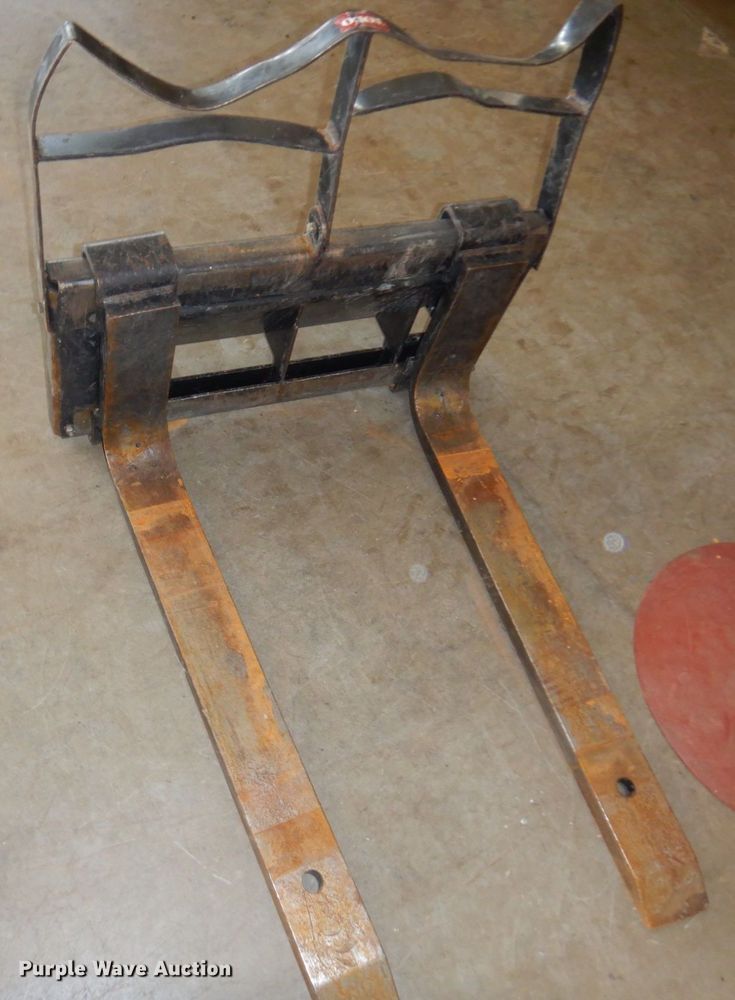 image for item MF9776 2016 Toro Dingo TX1000  compact utility loader