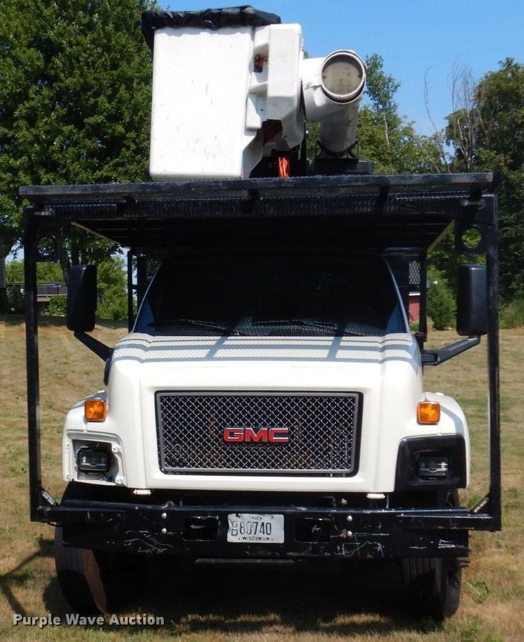 image for item MH9033 2008 GMC TopKick C7500  forestry bucket truck