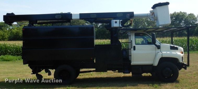 image for item MH9033 2008 GMC TopKick C7500  forestry bucket truck