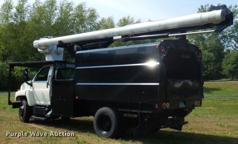 image for item MH9033 2008 GMC TopKick C7500  forestry bucket truck