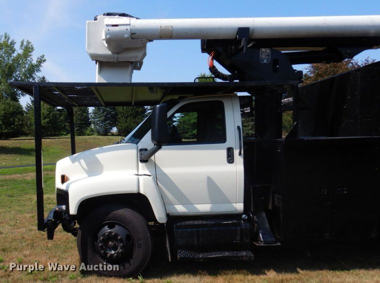 image for item MH9033 2008 GMC TopKick C7500  forestry bucket truck