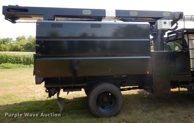 image for item MH9033 2008 GMC TopKick C7500  forestry bucket truck