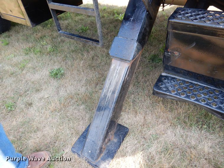 image for item MH9033 2008 GMC TopKick C7500  forestry bucket truck