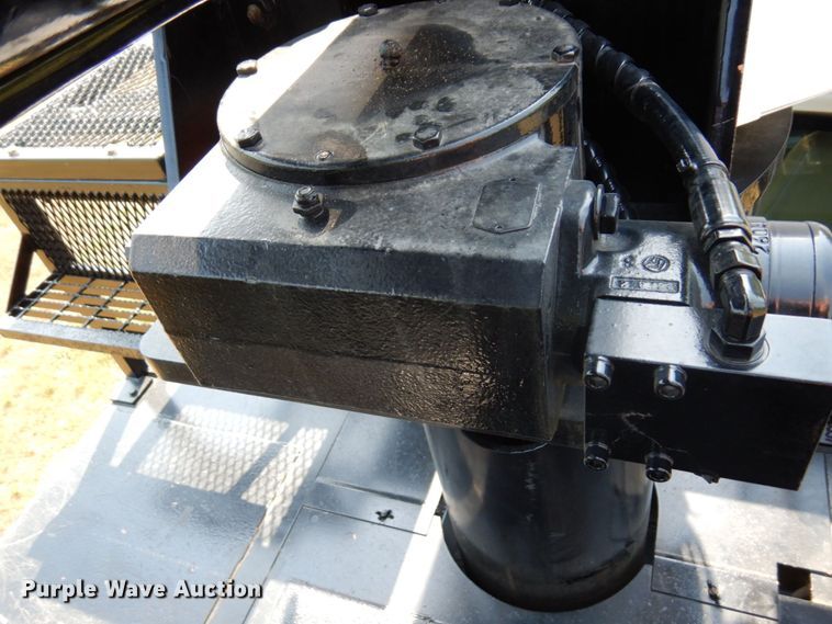 image for item MH9033 2008 GMC TopKick C7500  forestry bucket truck