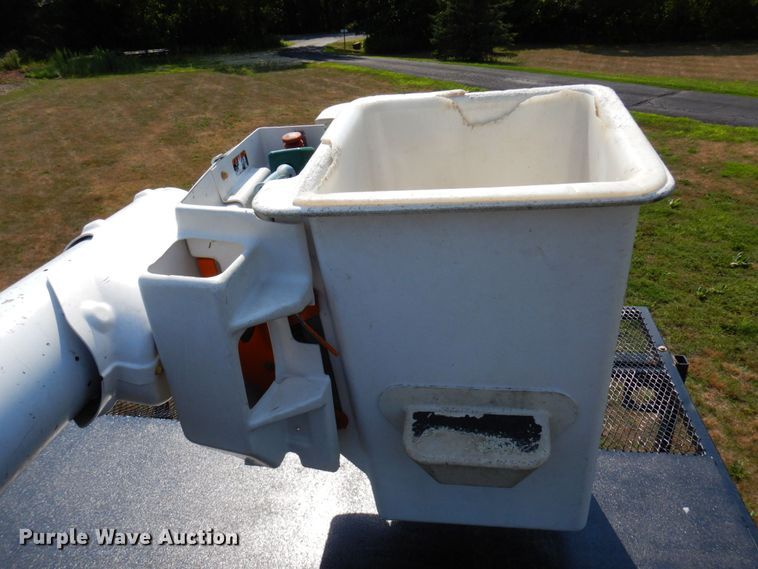 image for item MH9033 2008 GMC TopKick C7500  forestry bucket truck