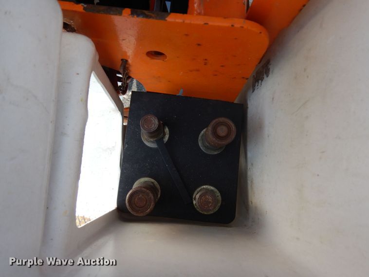 image for item MH9033 2008 GMC TopKick C7500  forestry bucket truck