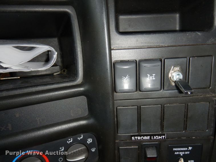 image for item MH9033 2008 GMC TopKick C7500  forestry bucket truck