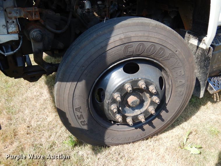 image for item MH9033 2008 GMC TopKick C7500  forestry bucket truck