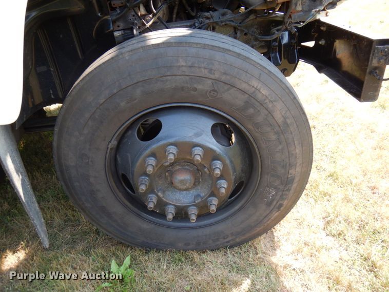 image for item MH9033 2008 GMC TopKick C7500  forestry bucket truck