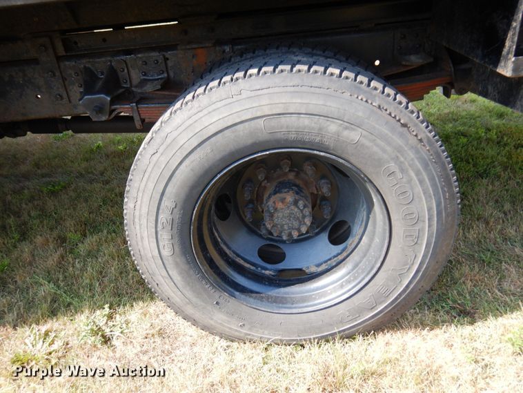 image for item MH9033 2008 GMC TopKick C7500  forestry bucket truck