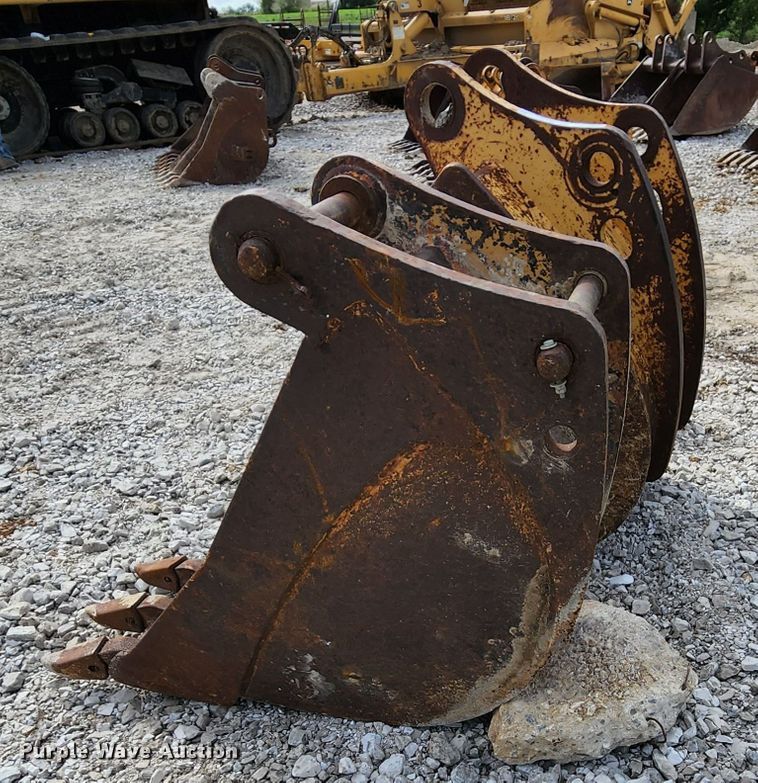 image for item MK9091 (2) buckets