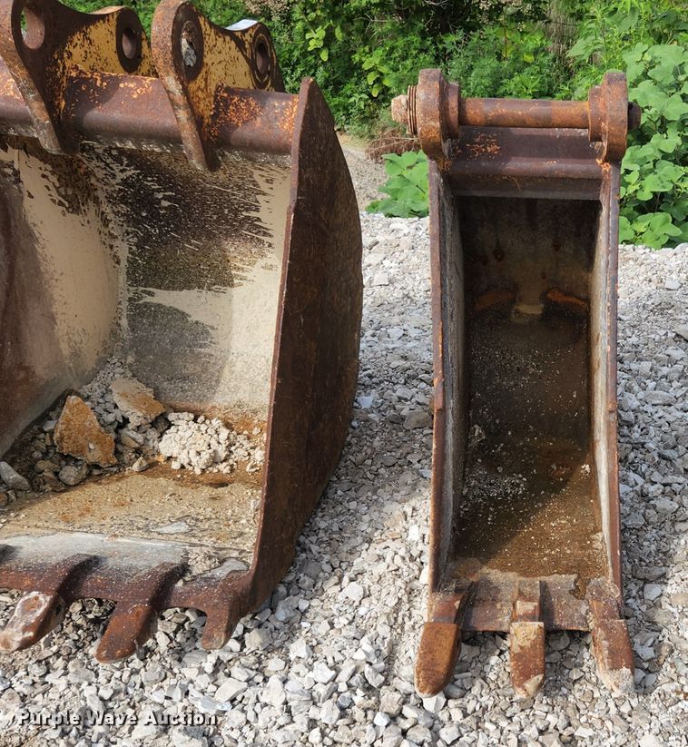 image for item MK9091 (2) buckets