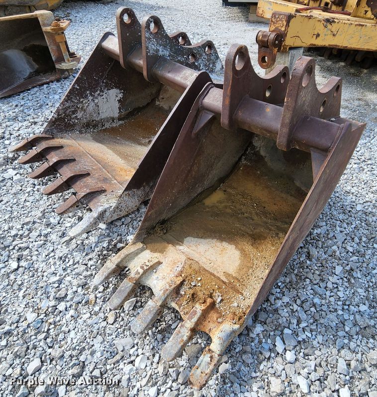 image for item MK9095 (2) buckets