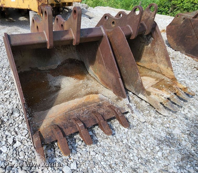 image for item MK9095 (2) buckets