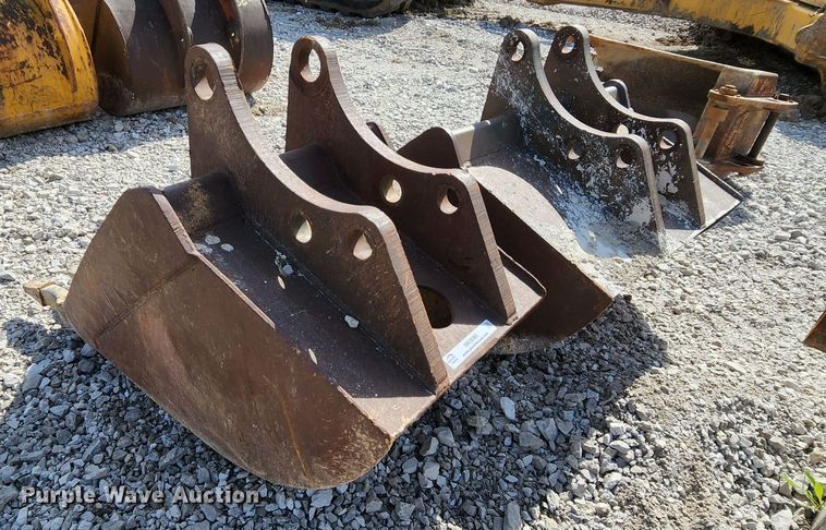 image for item MK9095 (2) buckets