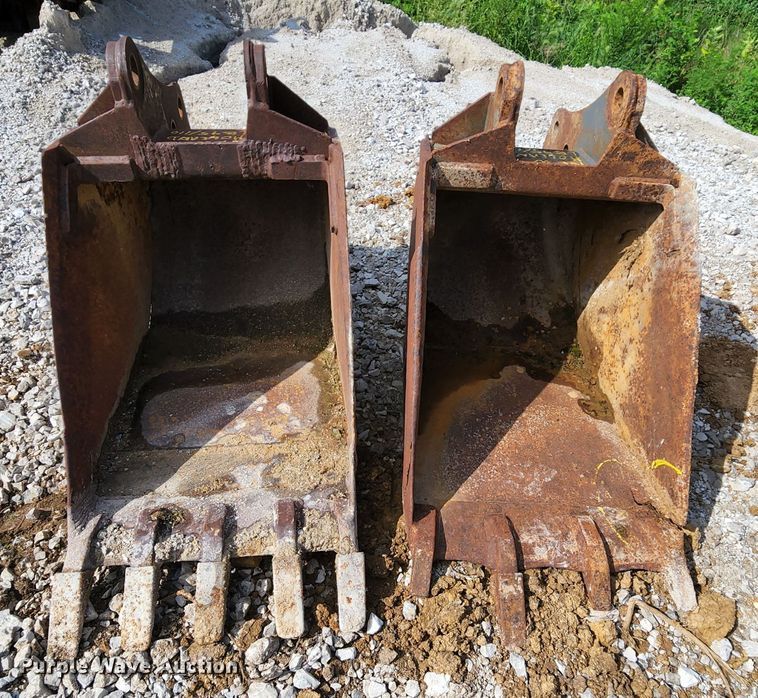 image for item MK9096 (2) buckets