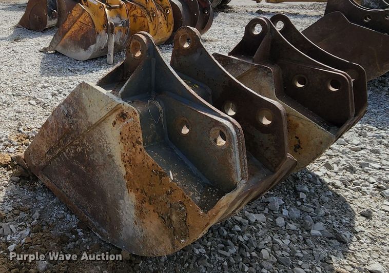 image for item MK9096 (2) buckets