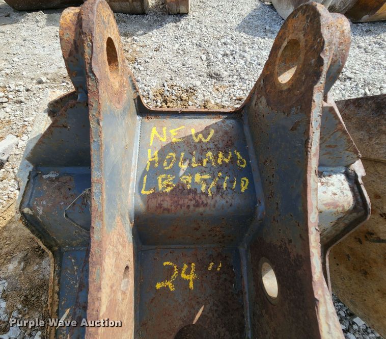 image for item MK9096 (2) buckets