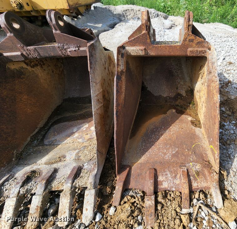 image for item MK9096 (2) buckets