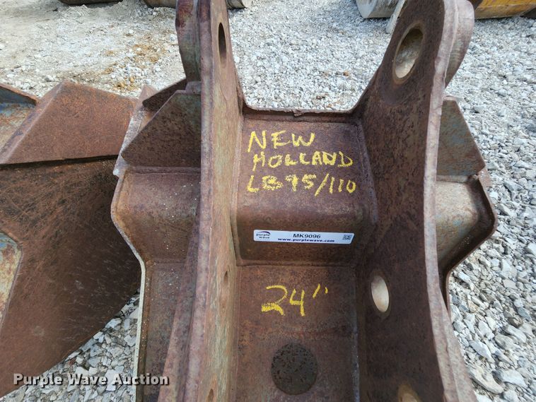 image for item MK9096 (2) buckets