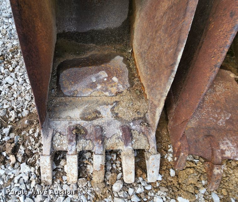 image for item MK9096 (2) buckets