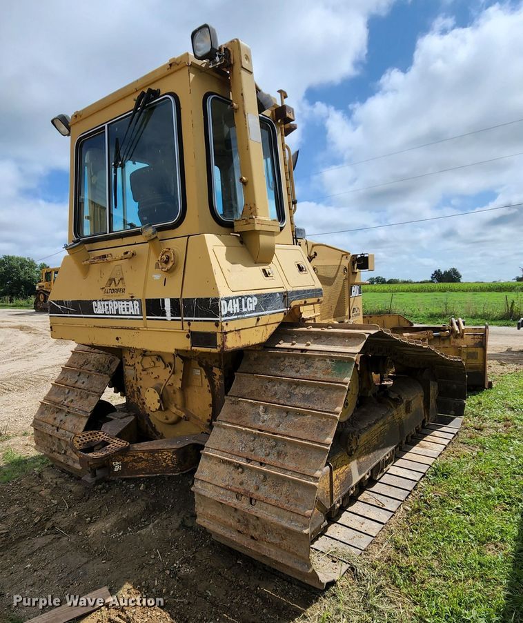 image for item MK9099 1993 Caterpillar D4H LGP  dozer