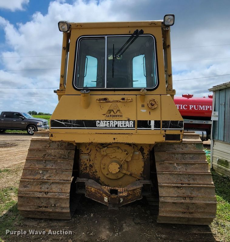image for item MK9099 1993 Caterpillar D4H LGP  dozer