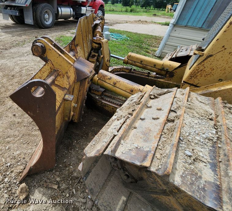 image for item MK9099 1993 Caterpillar D4H LGP  dozer