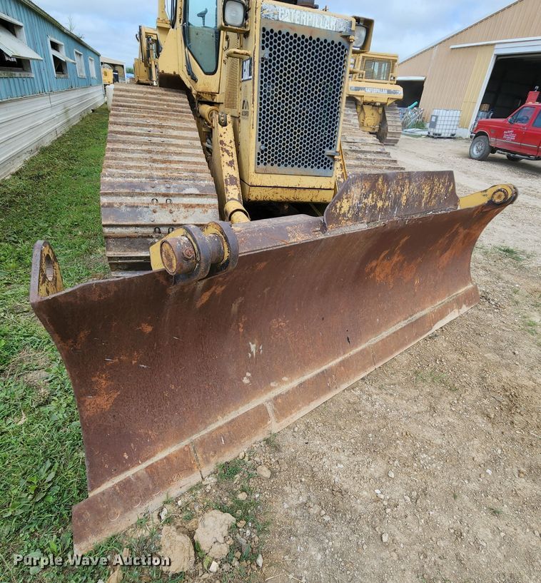 image for item MK9099 1993 Caterpillar D4H LGP  dozer