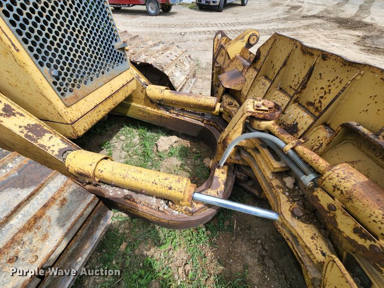 image for item MK9099 1993 Caterpillar D4H LGP  dozer
