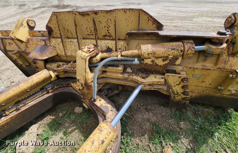 image for item MK9099 1993 Caterpillar D4H LGP  dozer