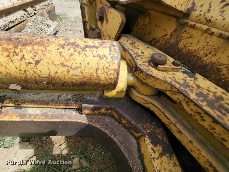 image for item MK9099 1993 Caterpillar D4H LGP  dozer