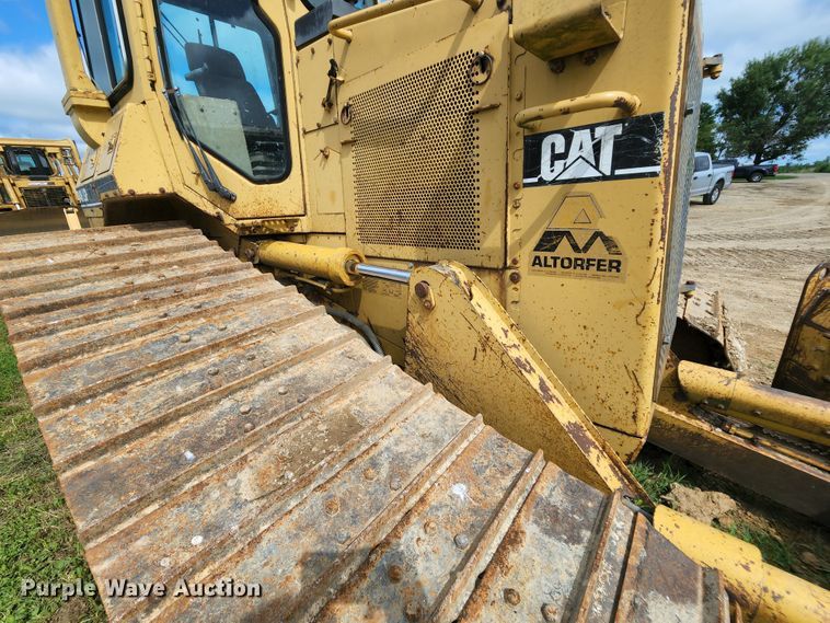 image for item MK9099 1993 Caterpillar D4H LGP  dozer