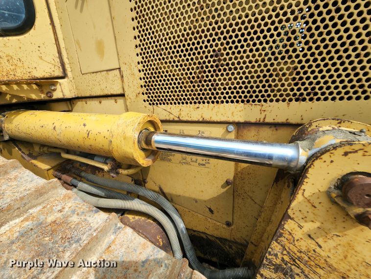 image for item MK9099 1993 Caterpillar D4H LGP  dozer