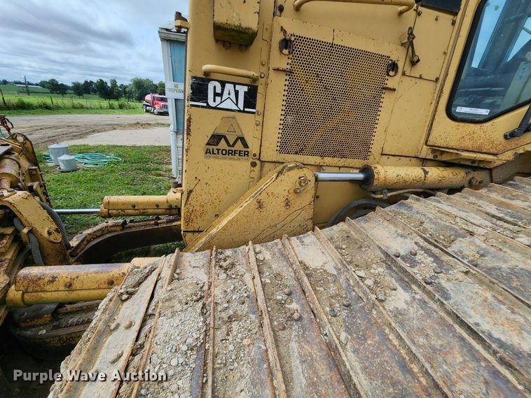 image for item MK9099 1993 Caterpillar D4H LGP  dozer