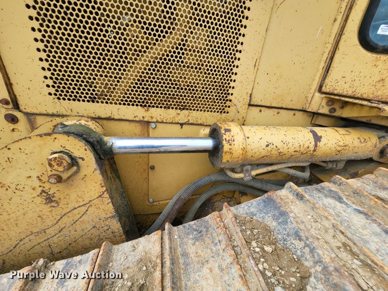 image for item MK9099 1993 Caterpillar D4H LGP  dozer