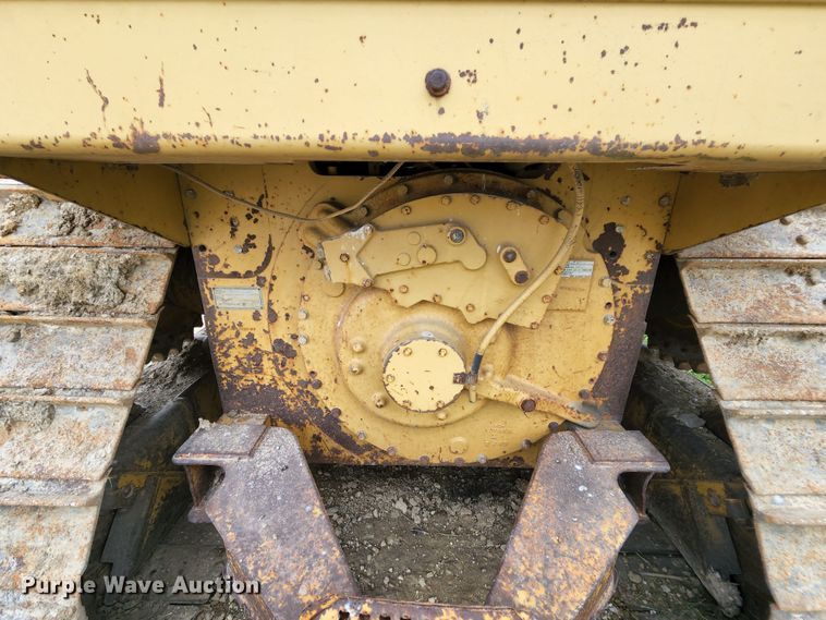 image for item MK9099 1993 Caterpillar D4H LGP  dozer