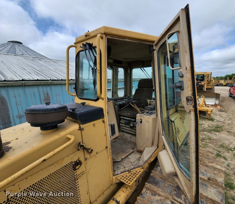 image for item MK9099 1993 Caterpillar D4H LGP  dozer