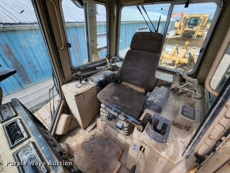 image for item MK9099 1993 Caterpillar D4H LGP  dozer