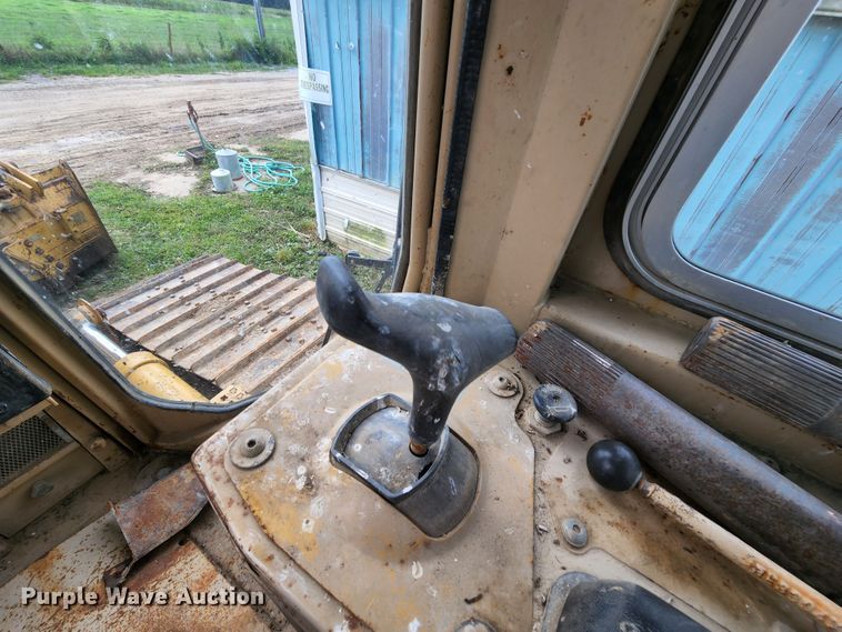 image for item MK9099 1993 Caterpillar D4H LGP  dozer