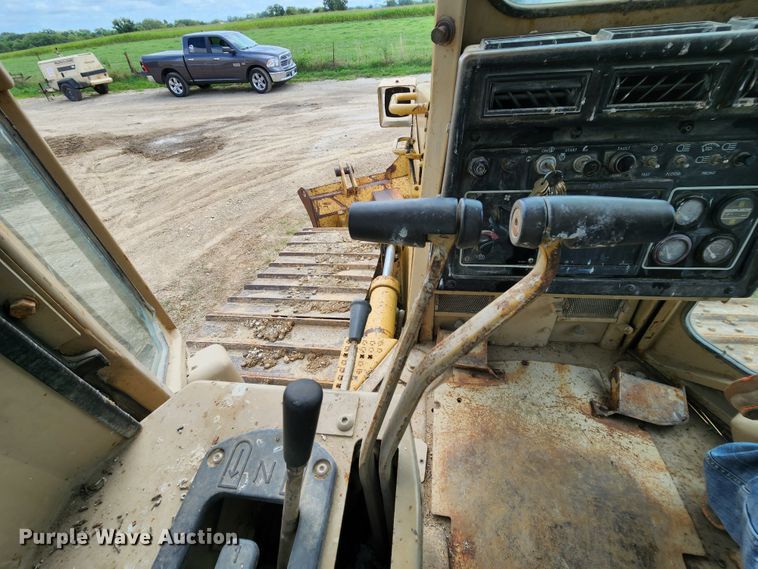 image for item MK9099 1993 Caterpillar D4H LGP  dozer