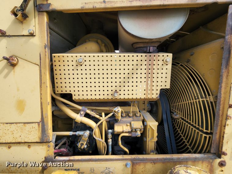 image for item MK9099 1993 Caterpillar D4H LGP  dozer