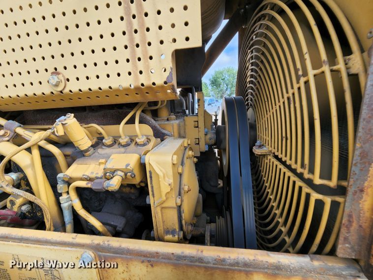 image for item MK9099 1993 Caterpillar D4H LGP  dozer