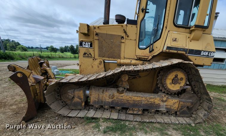 image for item MK9099 1993 Caterpillar D4H LGP  dozer