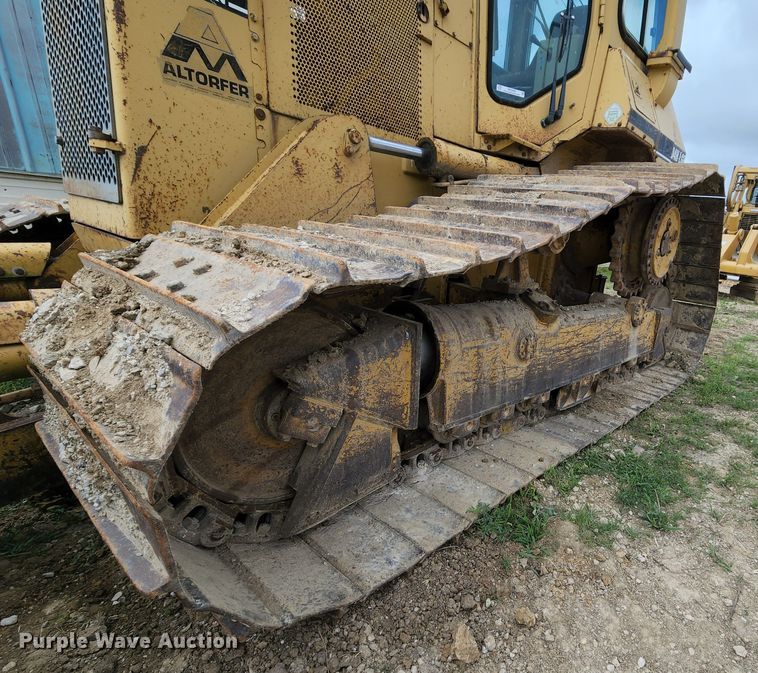 image for item MK9099 1993 Caterpillar D4H LGP  dozer