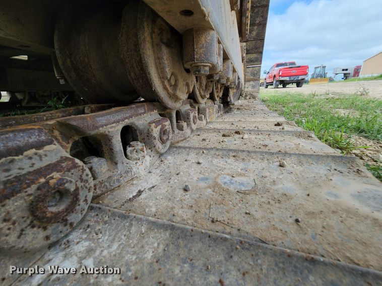 image for item MK9099 1993 Caterpillar D4H LGP  dozer