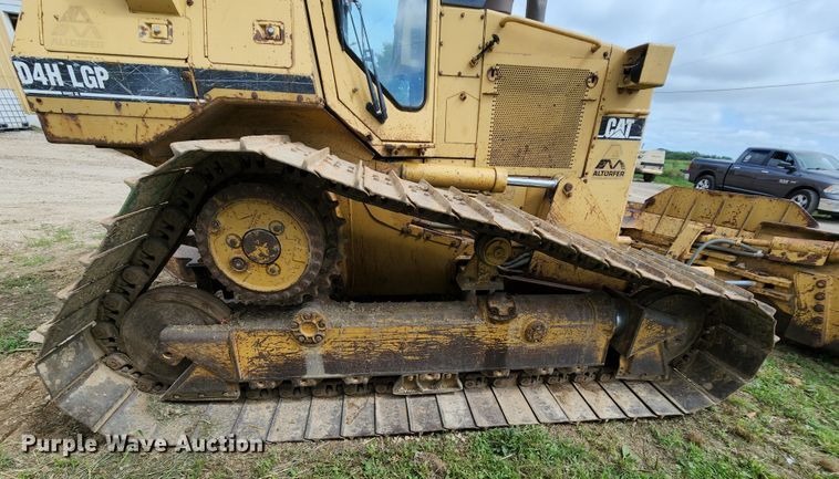 image for item MK9099 1993 Caterpillar D4H LGP  dozer
